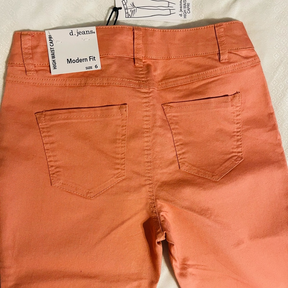d. Jeans High Waist Capri
